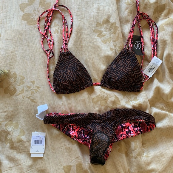 NWT Volcom Urban Tribe reversible bikini 👙 - Picture 2 of 9